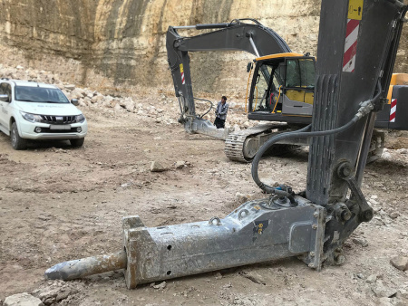 Гидромолот Epiroc EC150 для тяжелого экскаватора