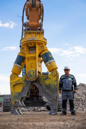 Гидроножницы CC5000 на тяжелый экскаватор для сложных демонтажных работ