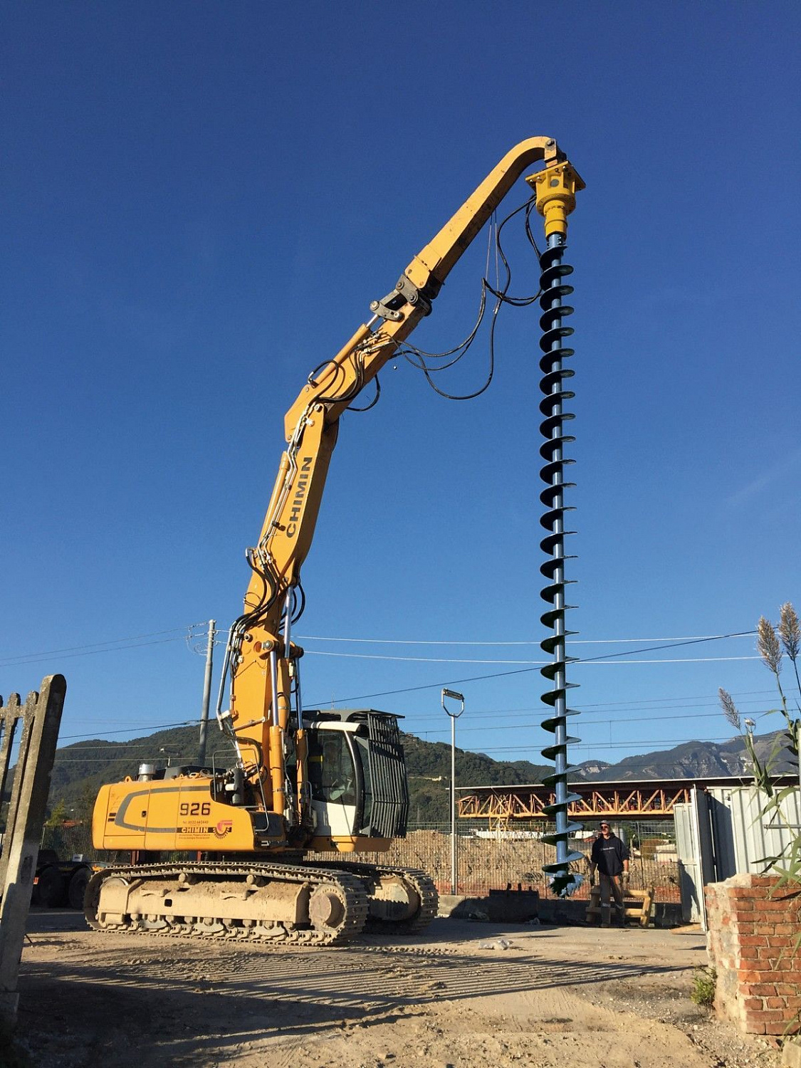 Гидробур Epiroc ADU 600 - для бурения и завинчивания свай