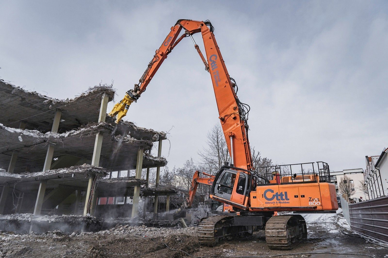 Гидравлические ножницы Epiroc CC3700 U для разрушения бетона