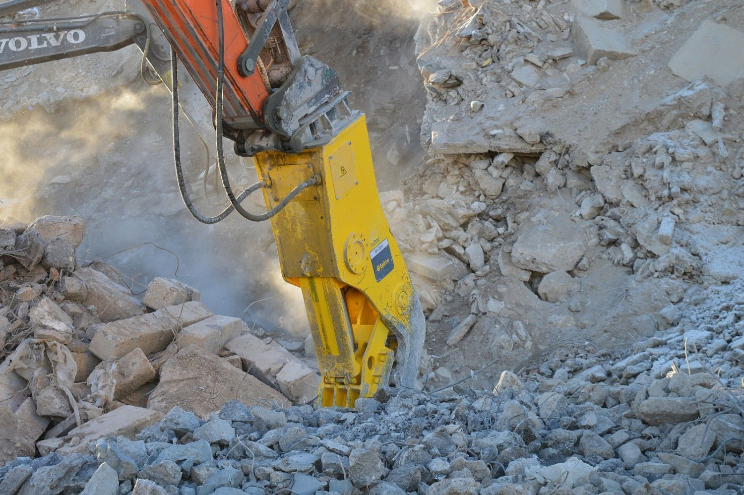 Гидроножницы Atlas Copco BP 3050 измельчитель-бетонолом для экскаватора