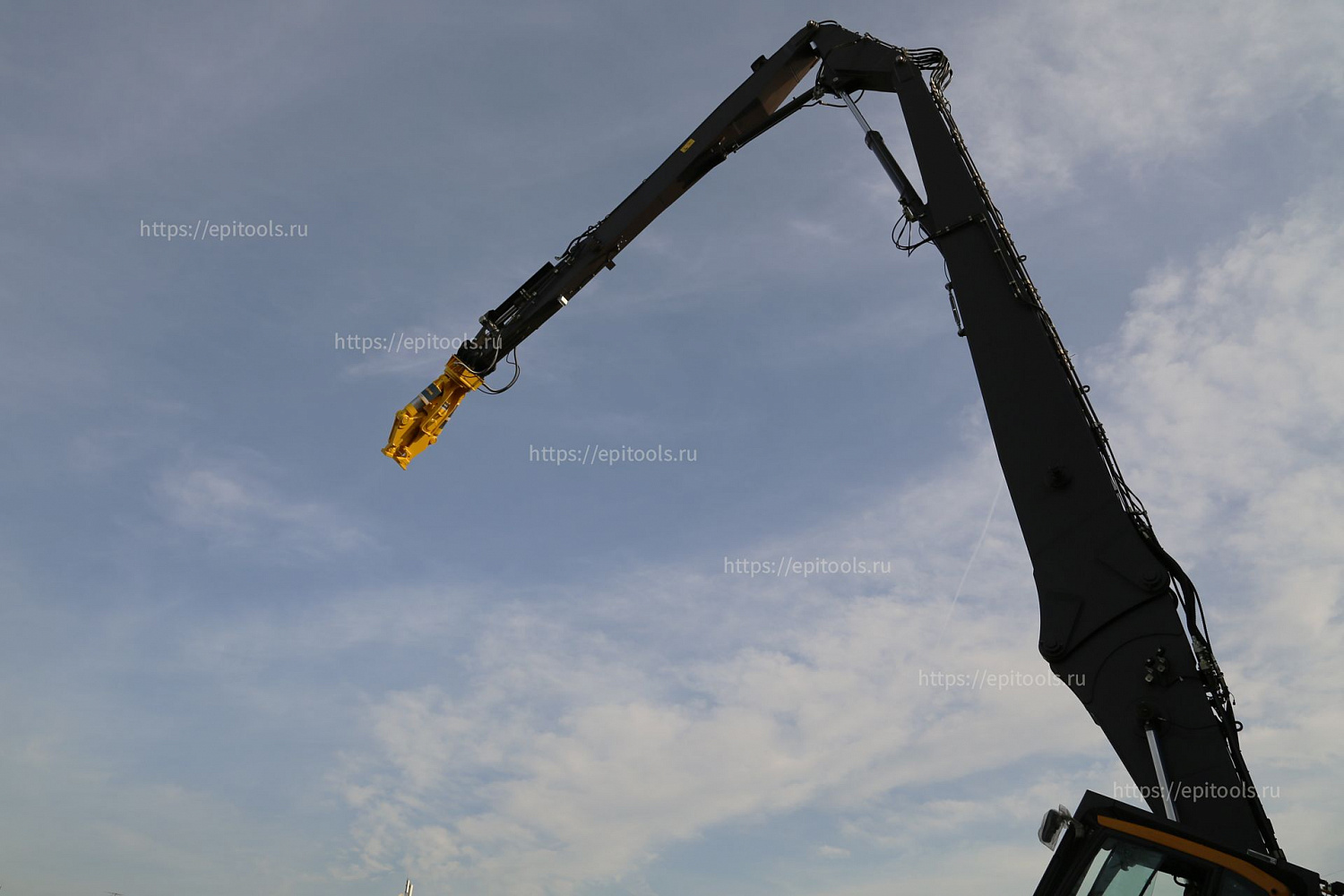 Гидравлические ножницы Epiroc CC 2300 U для разрушения бетона