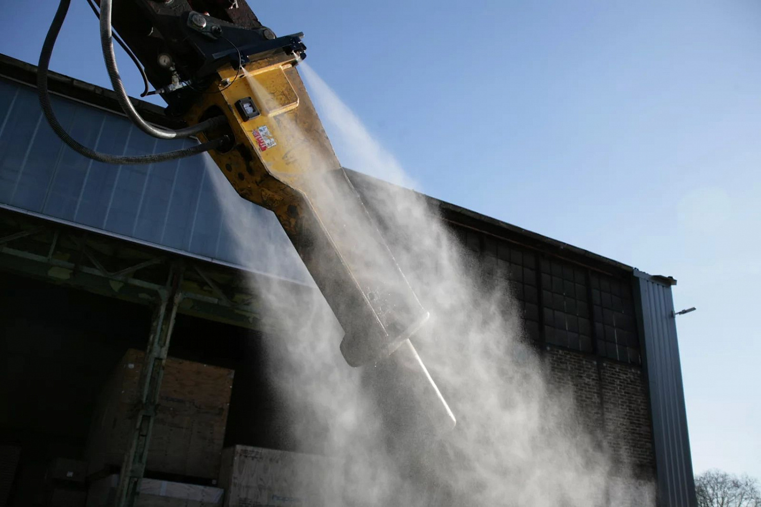 Система распыления воды для гидромолота