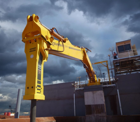 Бутобой с гидромолотом Atlas Copco HB 2000