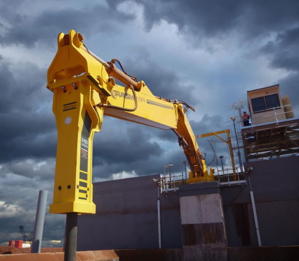 Бутобой с гидромолотом Atlas Copco HB 2000